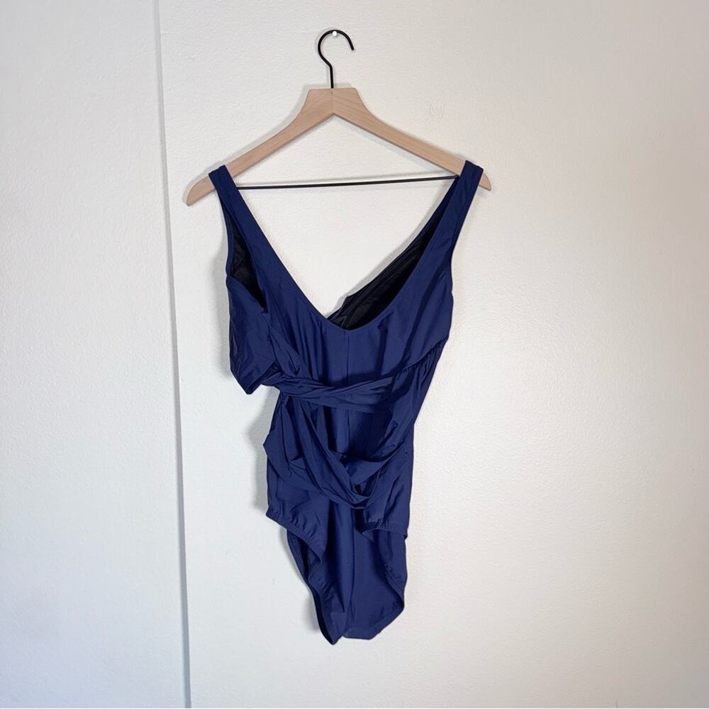 LANDS END Navy Mature crisscross front feature vacation one piece swimsuit 14L - Picture 3 of 4